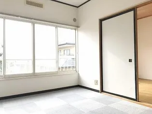 ハイツ大塚【2階】の居間