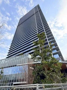 ジオタワー大阪十三【11階】の外観