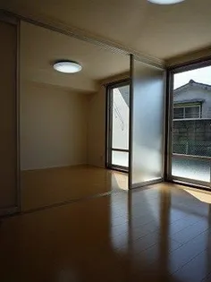 プレジール恩田【2階】の居間