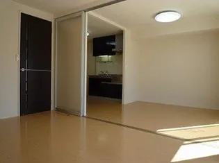 プレジール恩田【2階】の居間