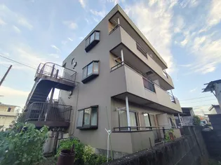 三陽マンション【1階】の外観