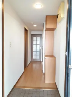 フロンティア21【1階】の玄関