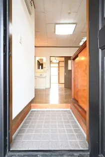 コーポラスハイランドK【2階】の玄関