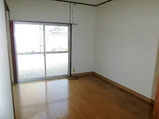 こだまアパートの居間