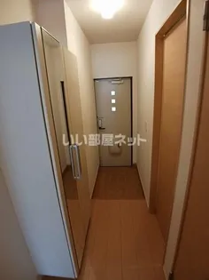 ラフィネ・カーサ【1階】の玄関