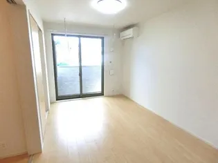 アドリアーノ【1階】の居間