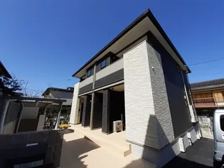 ファミール ラキの画像