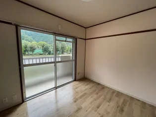 アーバンコート山根【2階】の内装