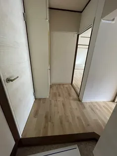 アーバンコート山根【2階】の玄関