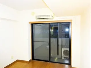 ルーブル恵比寿サウスガーデン【4階】の居間