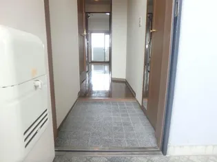 ハートヒルズ矢作【8階】の玄関