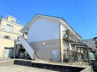 シェレバオム【1階】の外観