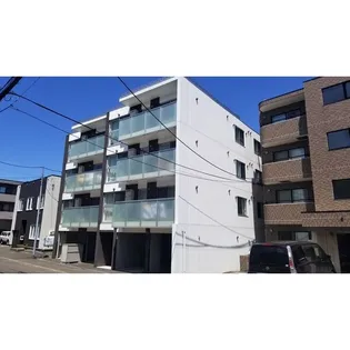 ドゥーディマンシュ【3階】の外観