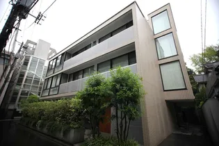 青山アレー【2階】の外観