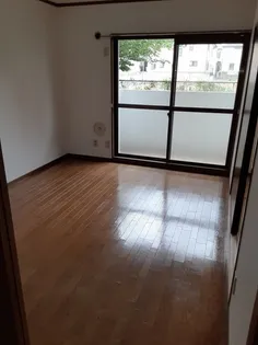 アメニティパレスワタナベ【1階】の居間