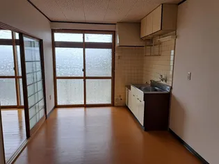 ハイツ高幸【2階】の居間