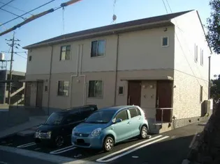 シャイニーヒルズE&M【1階】の外観