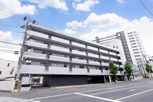 シェソワホリオ【5階】の外観