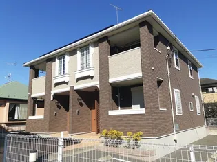 リベラル ファミリア【2階】の外観