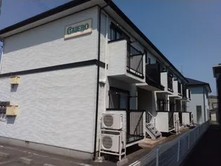 ガゼボ トリアの画像