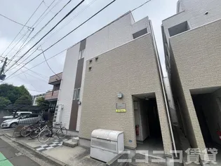 シオン【2階】の外観