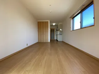 メゾン・ド・フルール【3階】の居間