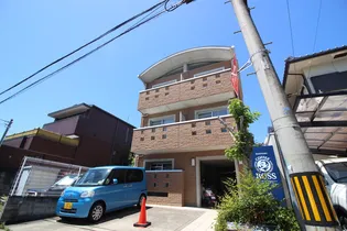 コモド嵯峨【2階】の外観