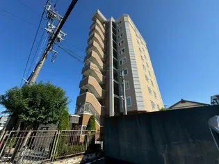 三重県鈴鹿市岡田2【マンション】の外観