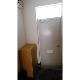 メゾン浪岡の玄関