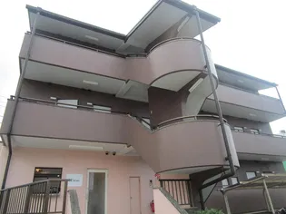 ワンパーパス吉敷の外観