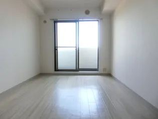 セシーズ武蔵小杉【4階】の居間