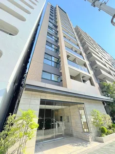 東京都新宿区市谷本村町【マンション】の外観