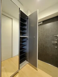 サンムラカミ25番館【3階】の玄関