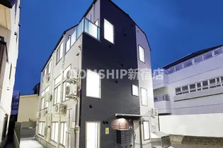 東京都新宿区富久町【アパート】の外観