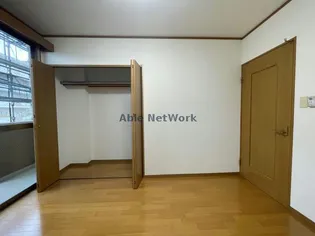 ロイヤル芝原 南館【2階】の内装