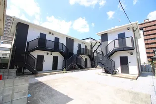 パインズ並木元町【1階】の外観