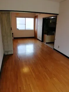 ウエストハウス【2階】の居間