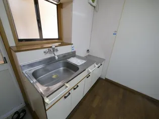 サンフォレスト須佐【2階】のキッチン