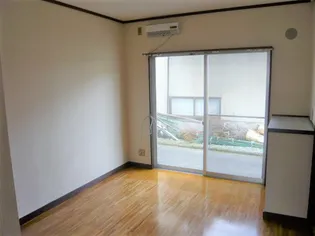 サンコーポ三輪【1階】の居間