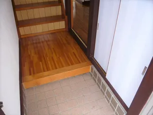 サンコーポ三輪【1階】の玄関