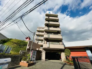 セザール富岡の画像