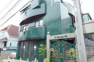 ラ・エスペランサ・レイ【1階】の外観