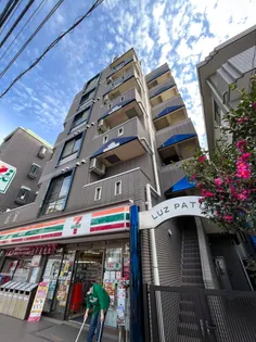 東京都世田谷区若林4【マンション】の外観
