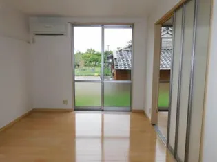 シャーメゾンマリネス【1階】の居間