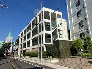 山手町コーポラスB棟【2階】の外観