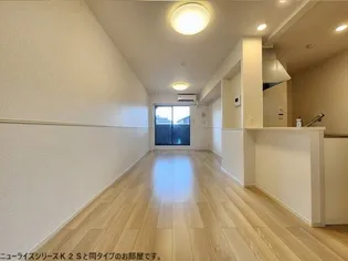 ハリーズコートA【2階】の居間