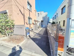 メゾン フローレ【2階】の地図