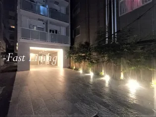 東京都新宿区箪笥町【マンション】の外観