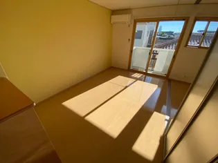 エスプリ・デュ・アン【2階】の居間