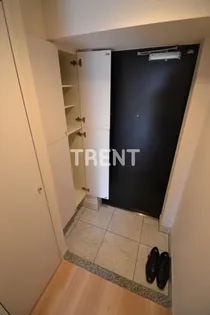 ヴェルト新宿【13階】の玄関